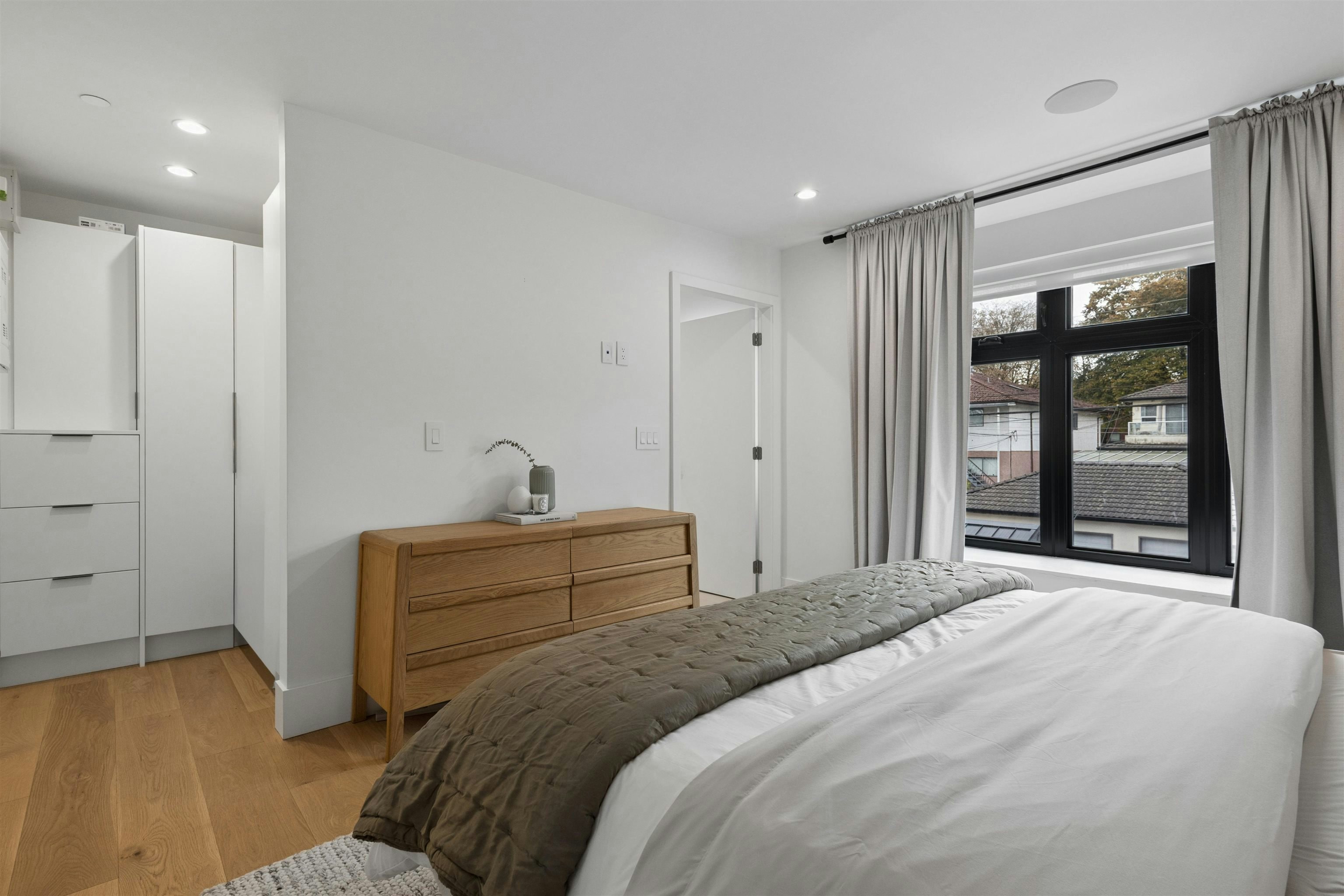 1014 E 16th Avenue, Vancouver, BC, V5T 2W1 - 23