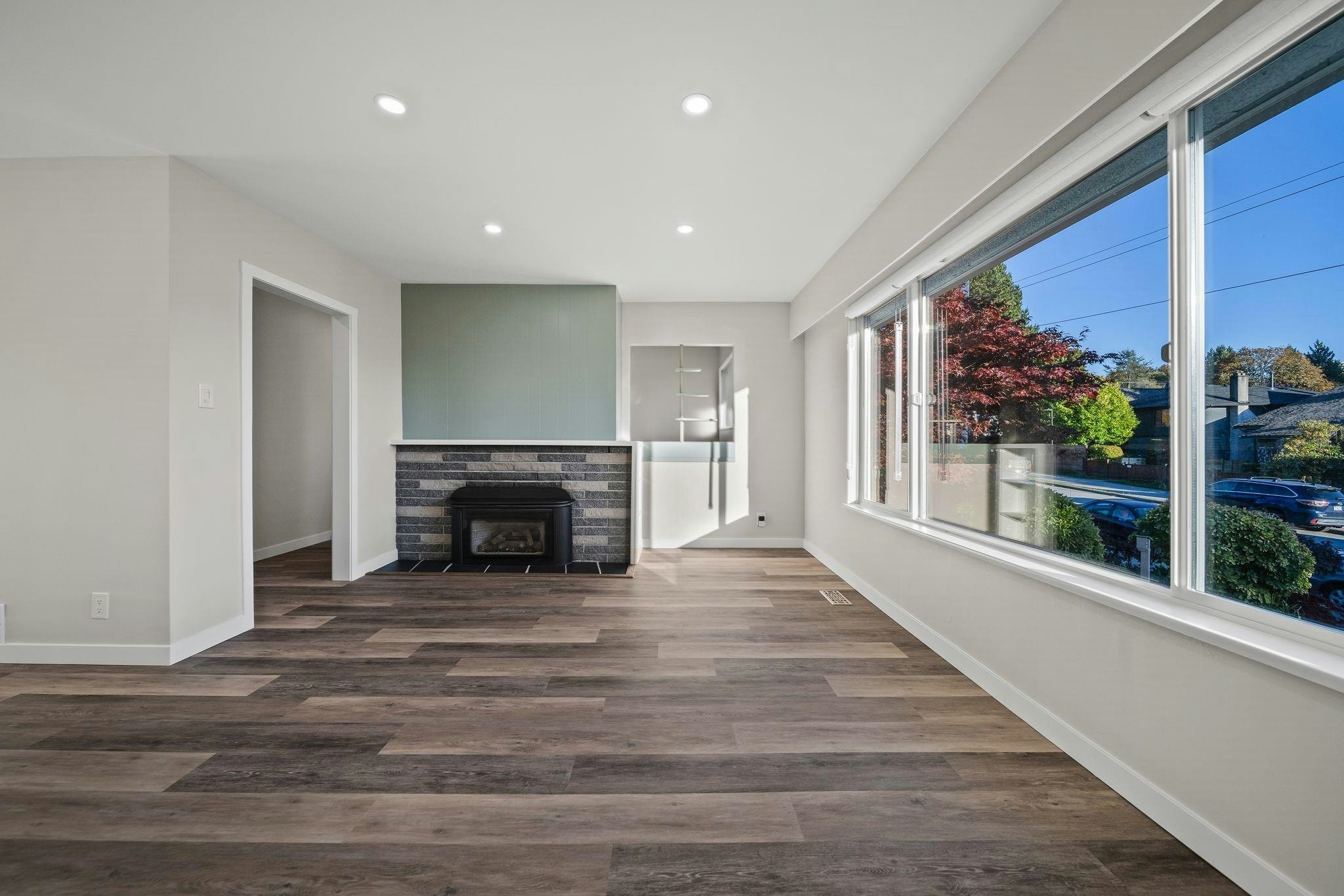 338 W 21st Street - 4