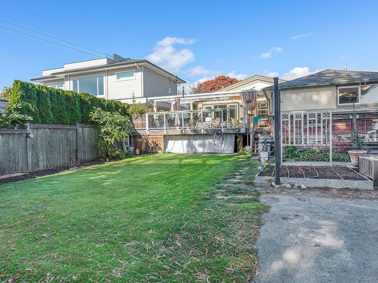 535 E Keith Road, North Vancouver, BC, V7L 1W3 - 25