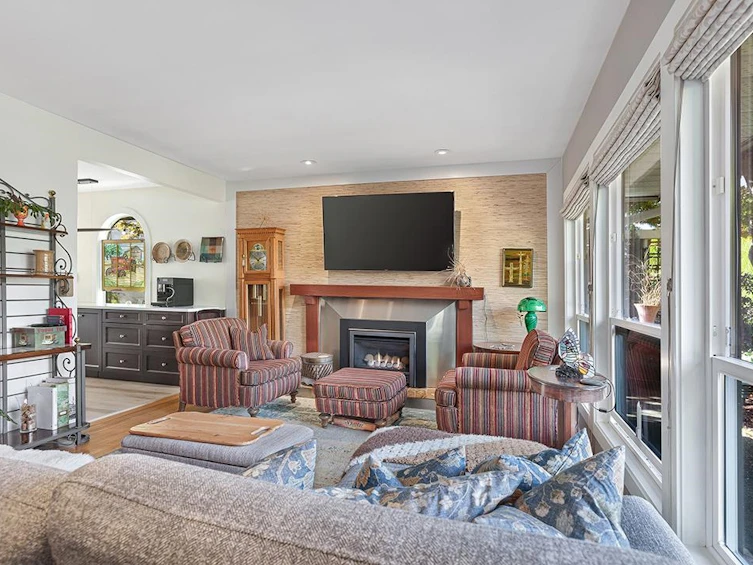 535 E Keith Road, North Vancouver, BC, V7L 1W3 - 4