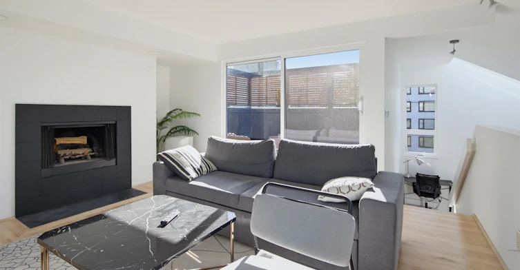 9-1934 Barclay Street, Vancouver, BC, V6G 1L3