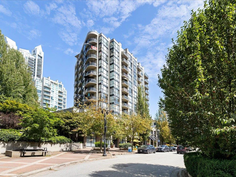 PH2-124 W 1st Street, North Vancouver, BC, V7M 3N3 - 27