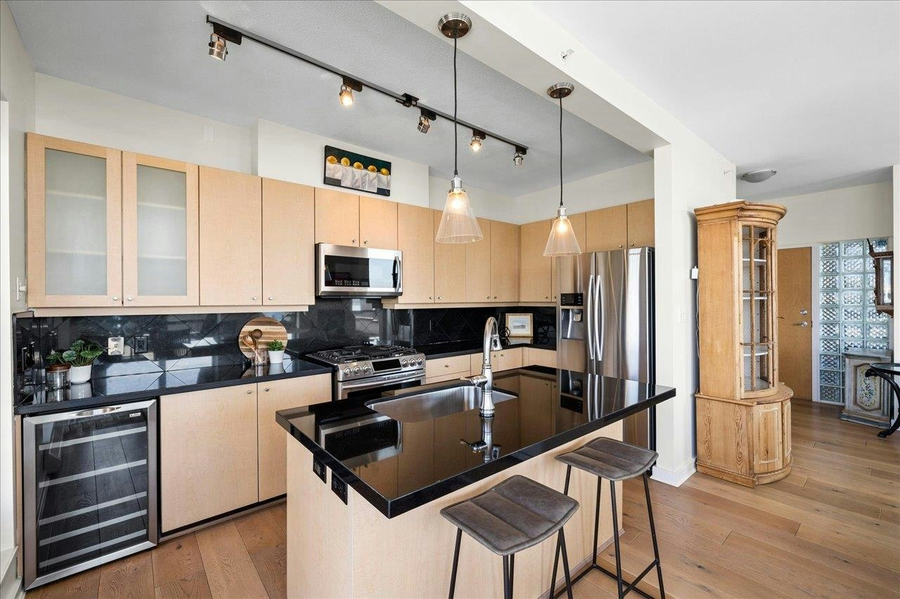 PH2-124 W 1st Street, North Vancouver, BC, V7M 3N3 - 7