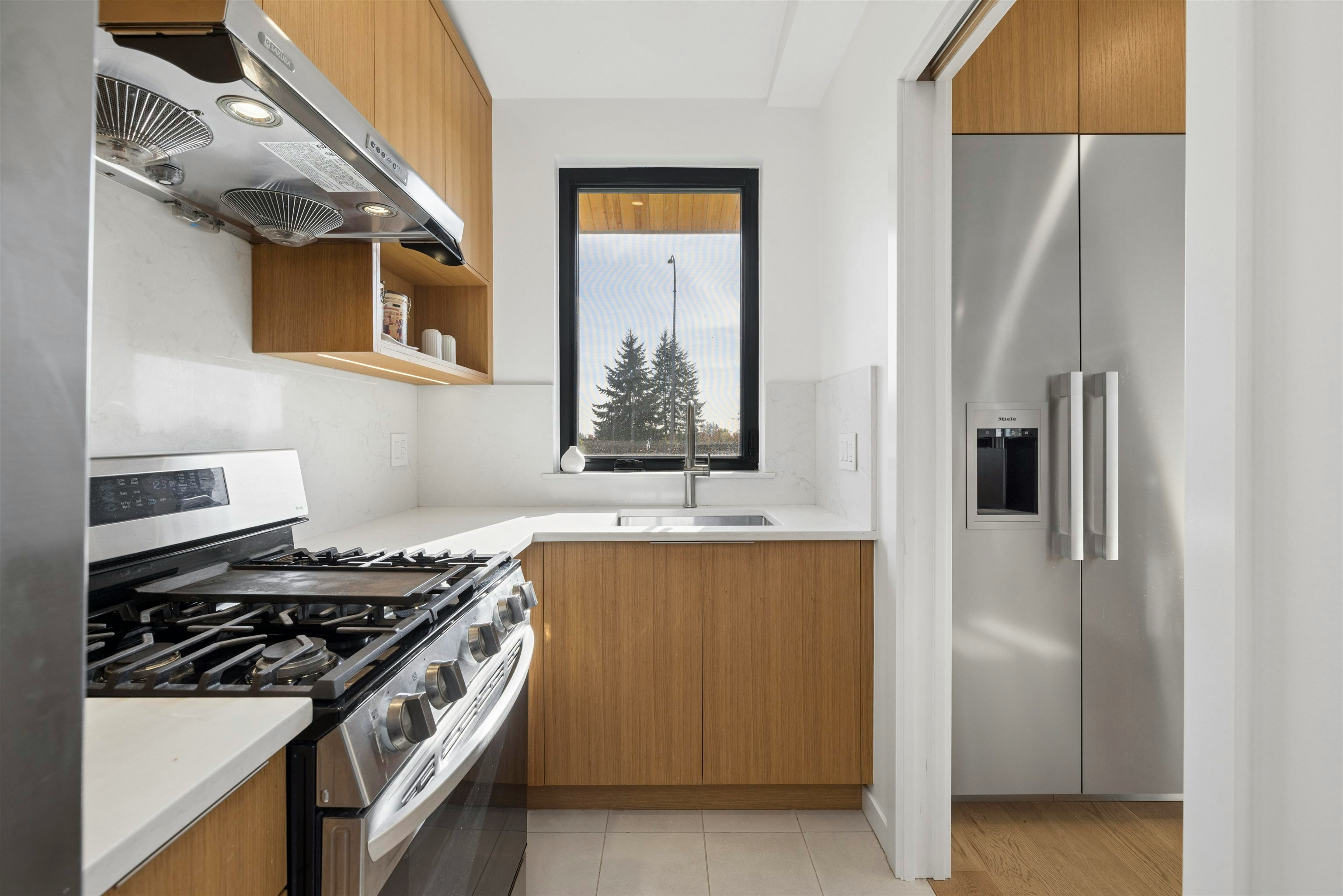366 W 25th Street, North Vancouver, BC, V7N 2G1 - 16