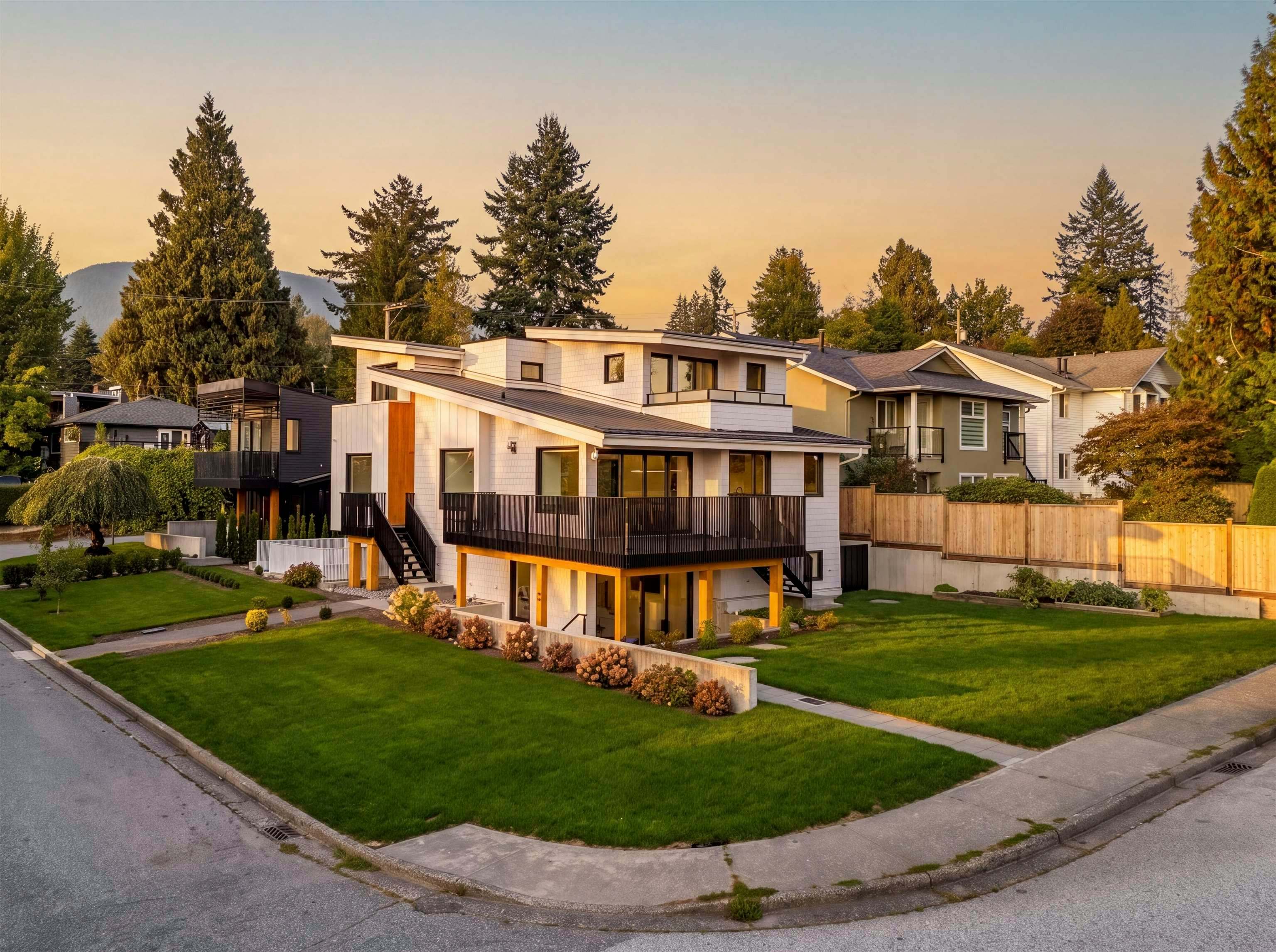 366 W 25th Street, North Vancouver, BC, V7N 2G1 - 36