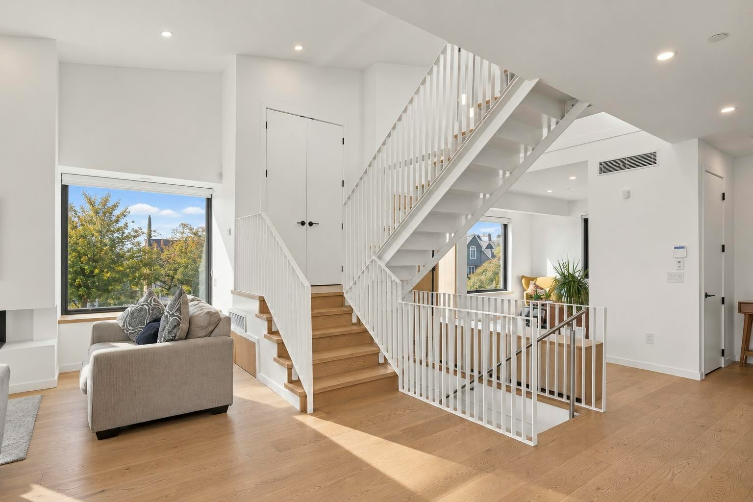 366 W 25th Street, North Vancouver, BC, V7N 2G1 - 6