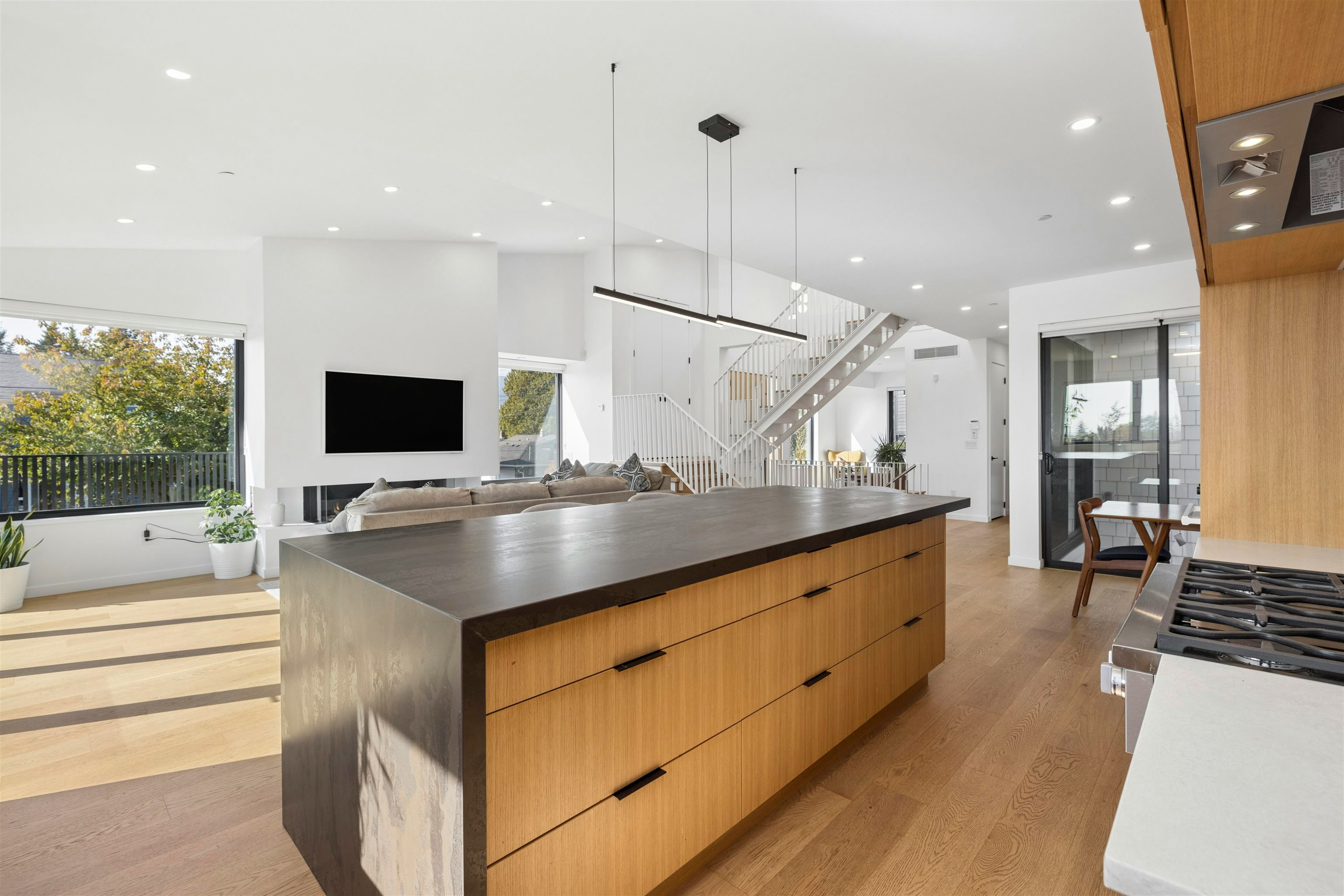 366 W 25th Street, North Vancouver, BC, V7N 2G1 - 13