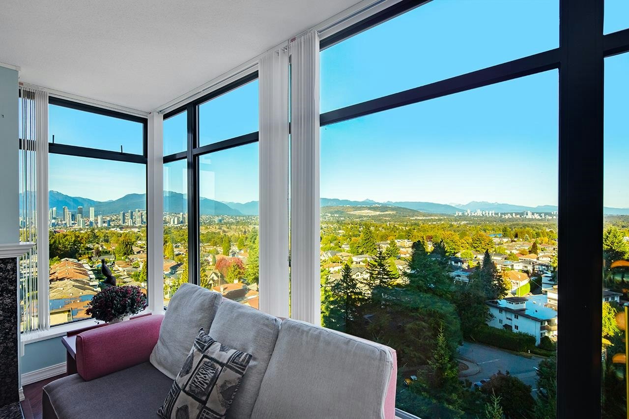 1302-4505 Hazel Street, Burnaby, BC, V5H 4T1