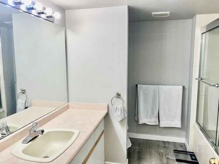 327-12101 80 Avenue, Surrey, BC, V3W 5V6 - 12