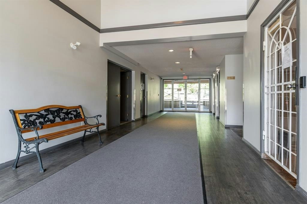 327-12101 80 Avenue - 2