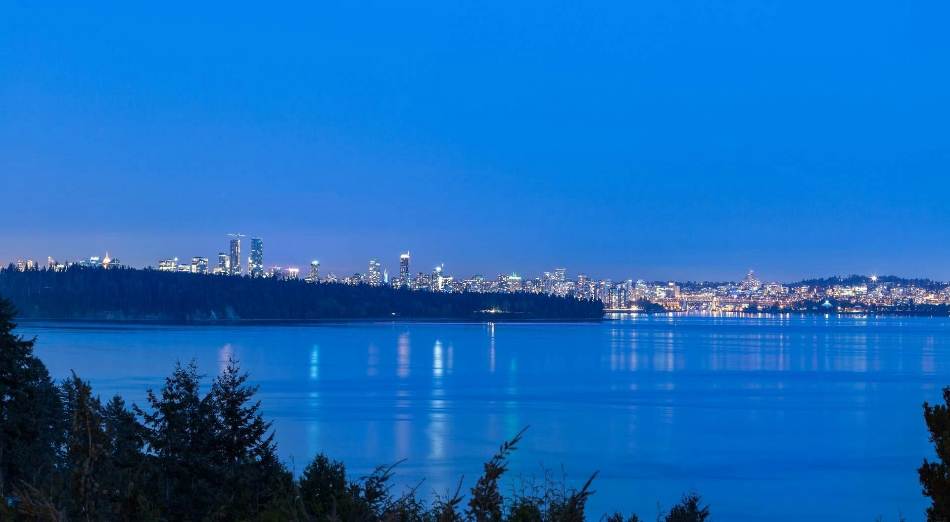 3395 Thompson Crescent, West Vancouver, BC, V7V 3E9 - 3