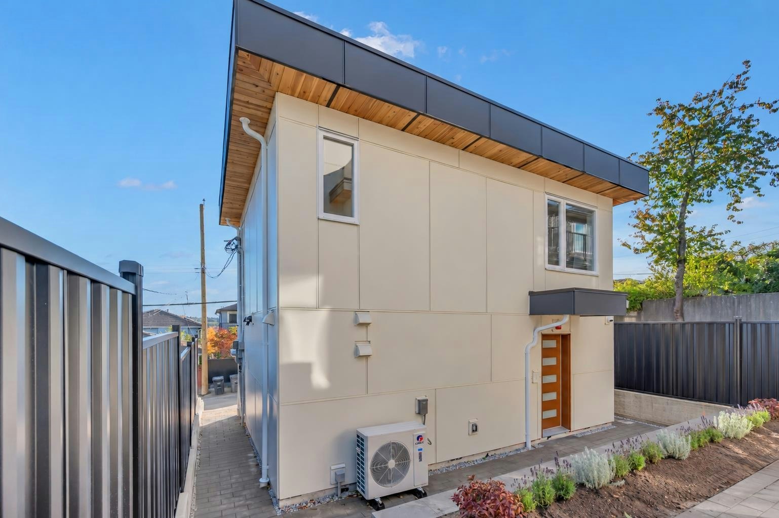 3036 E 5th Avenue, Vancouver, BC, V5M 1N8 - 9