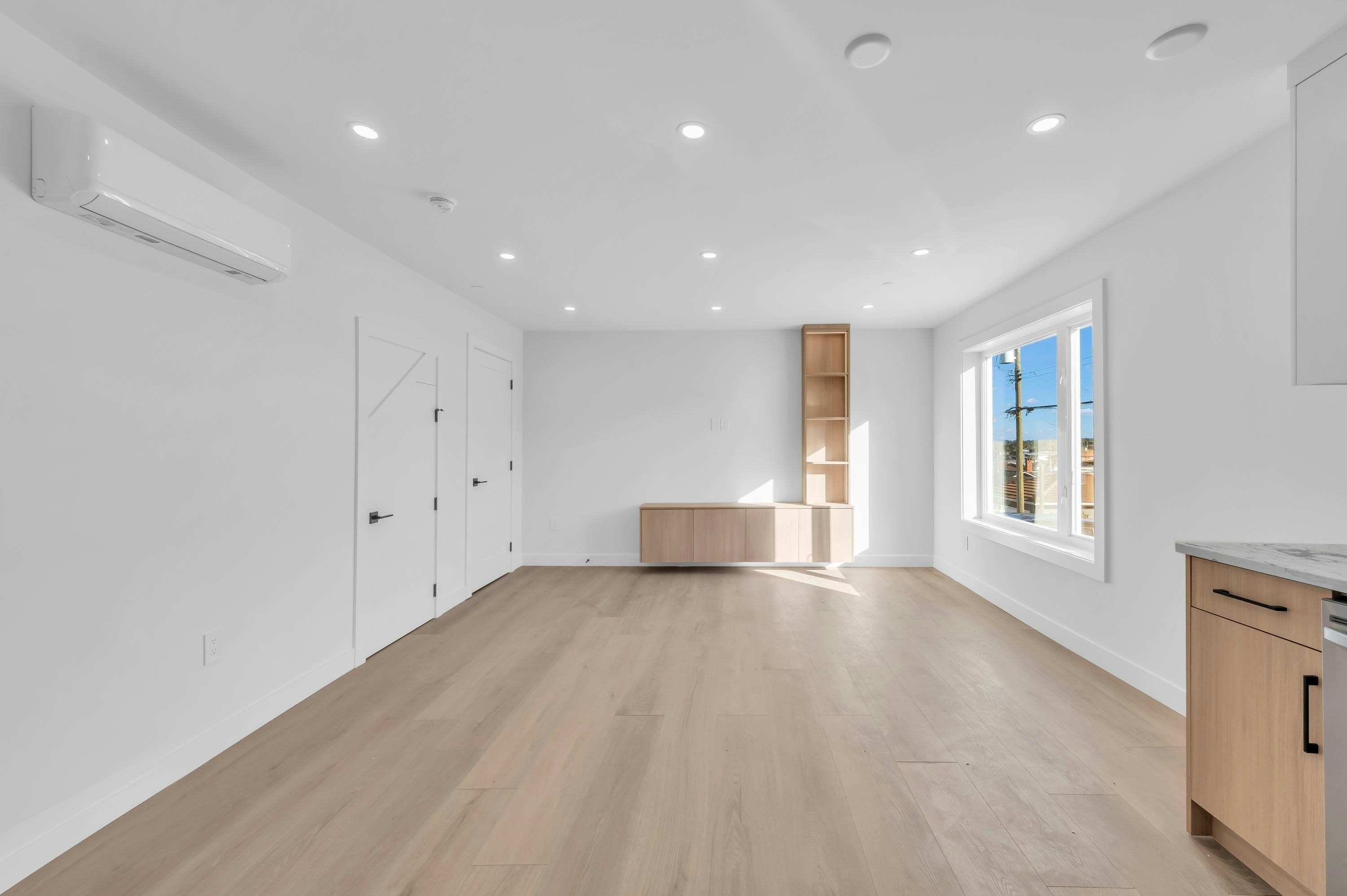 3036 E 5th Avenue, Vancouver, BC, V5M 1N8 - 12