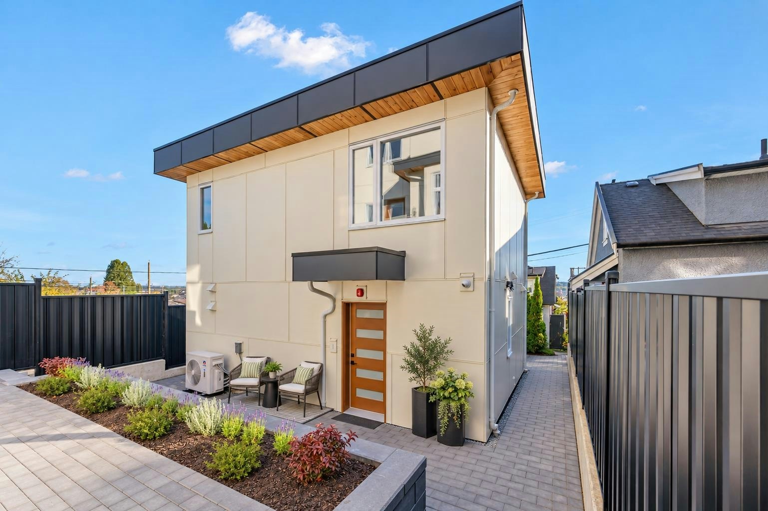3036 E 5th Avenue, Vancouver, BC, V5M 1N8