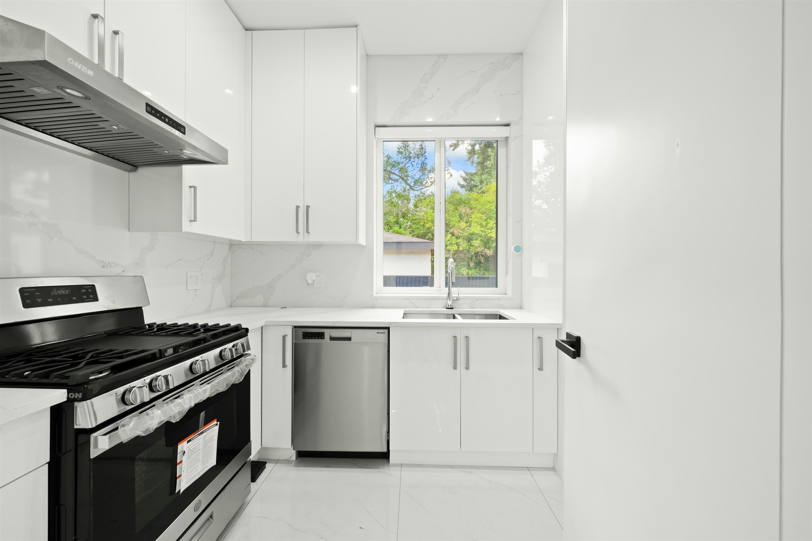 5585 148 Street, Surrey, BC, V3S 3B5 - 14