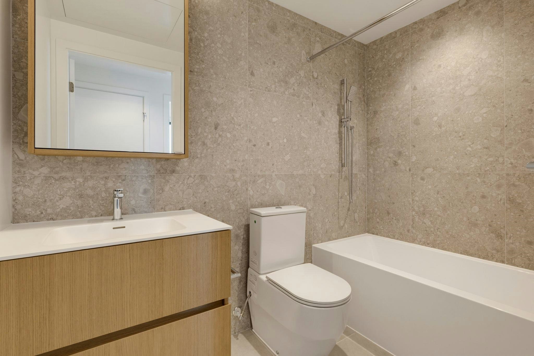 702-1530 W 6th Avenue, Vancouver, BC, V6J 0J9 - 16