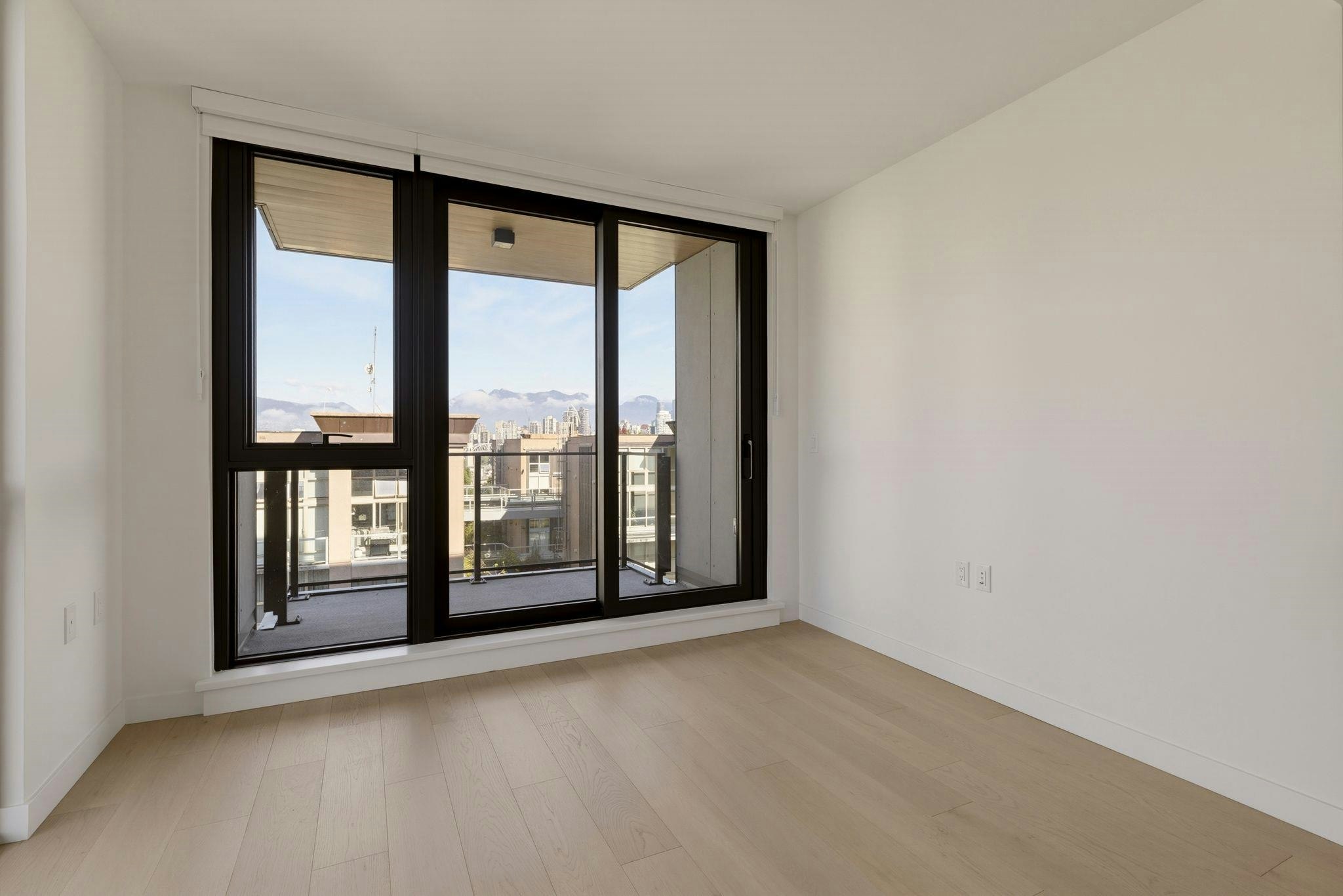 702-1530 W 6th Avenue - 3