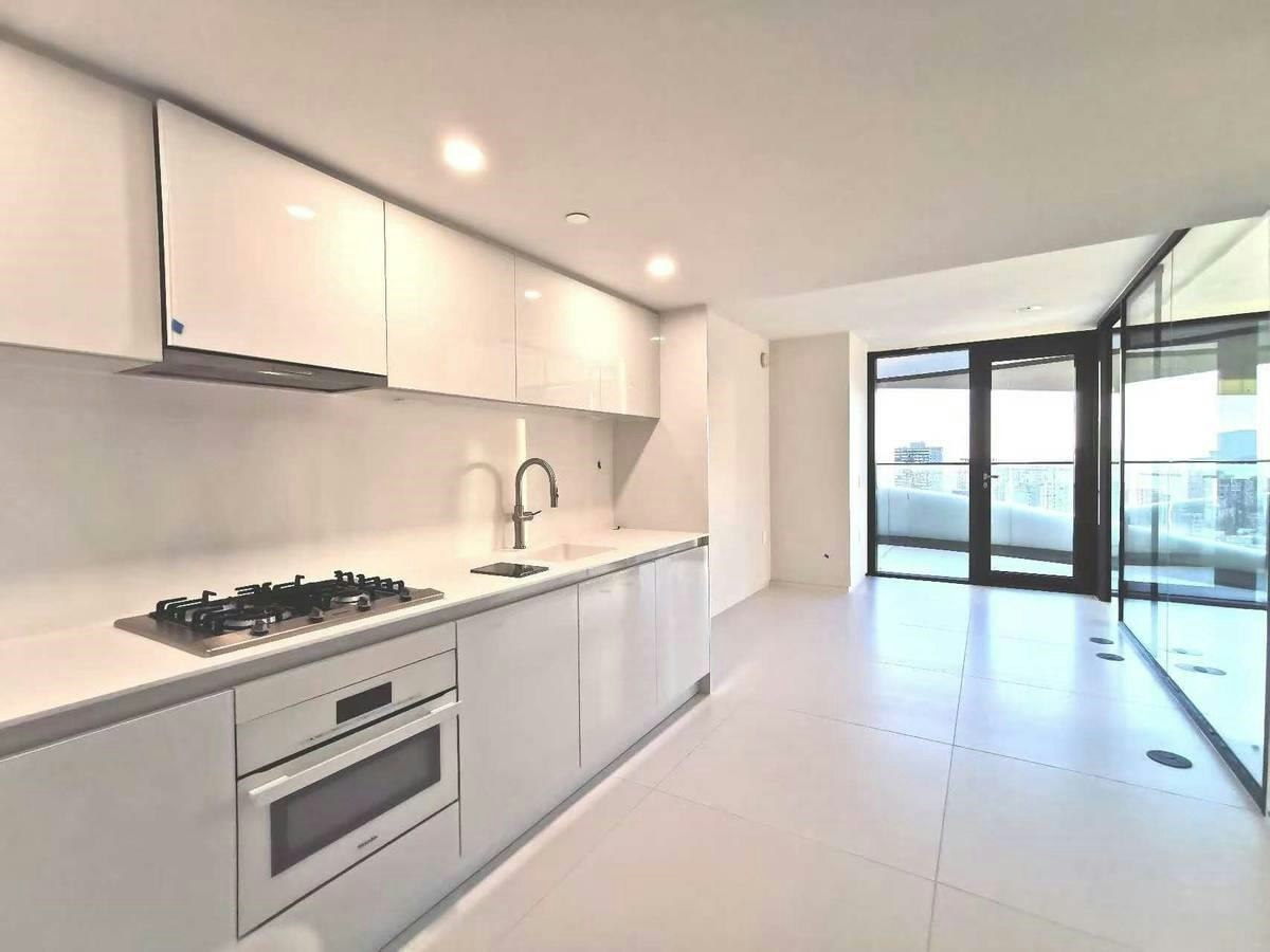 1033 Nelson Street, Vancouver, BC, V6E 0E5 - 2