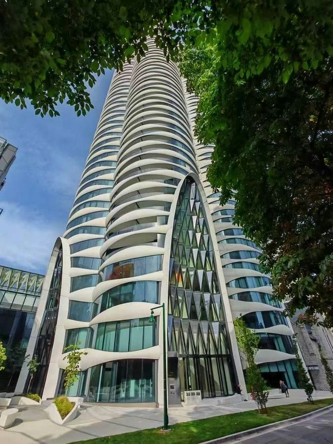 1033 Nelson Street, Vancouver, BC, V6E 0E5