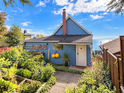 15249 Victoria Avenue - 2