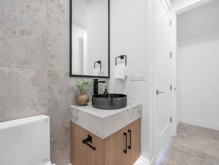 1-3034 E 5th Avenue, Vancouver, BC, V5M 1N8 - 16