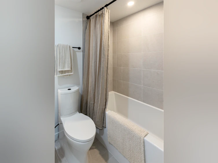 1002 W 37th Avenue, Vancouver, BC, V6M 2V5 - 16