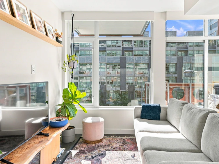 312-161 E 1st Avenue, Vancouver, BC, V6A 0G1 - 2