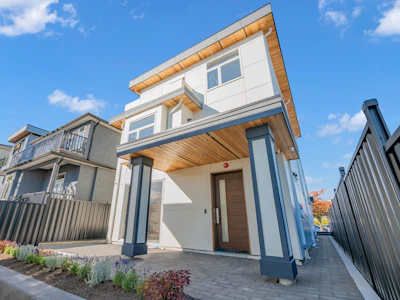 2-3034 E 5th Avenue - 2