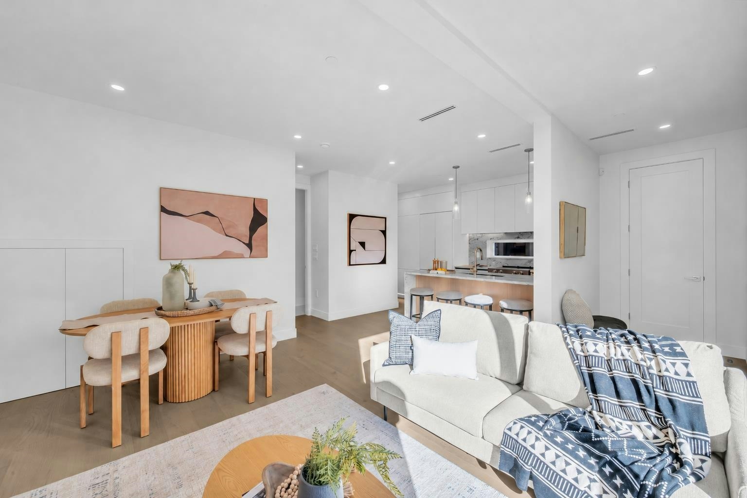 2-3034 E 5th Avenue - 5