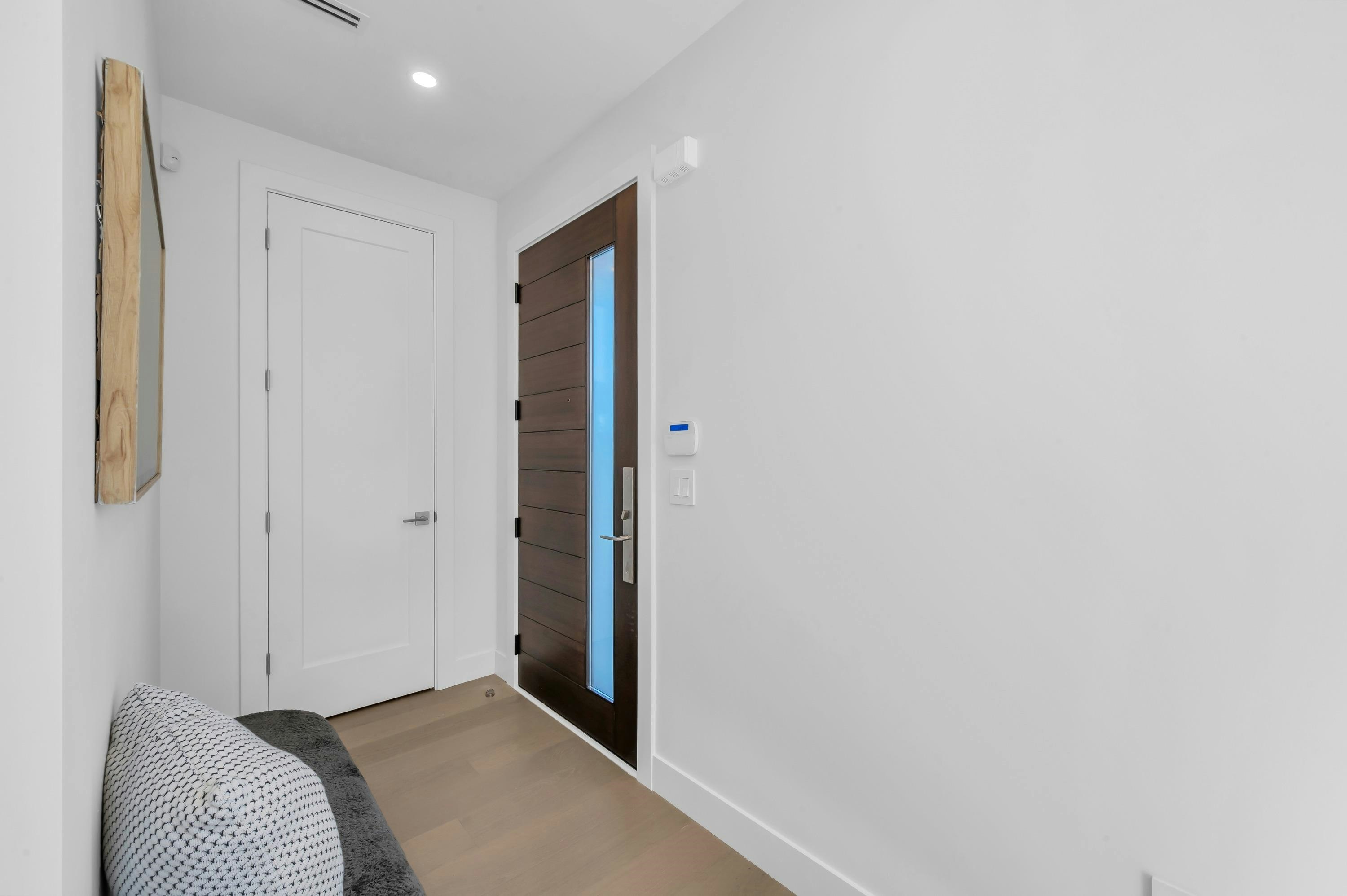 2-3034 E 5th Avenue - 3