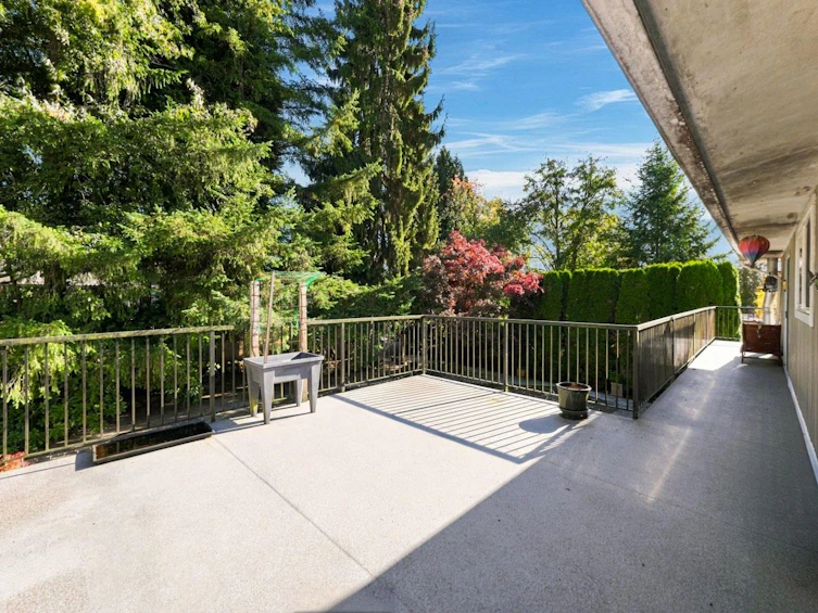 950 Tollcross Road, North Vancouver, BC, V7H 2G2 - 18