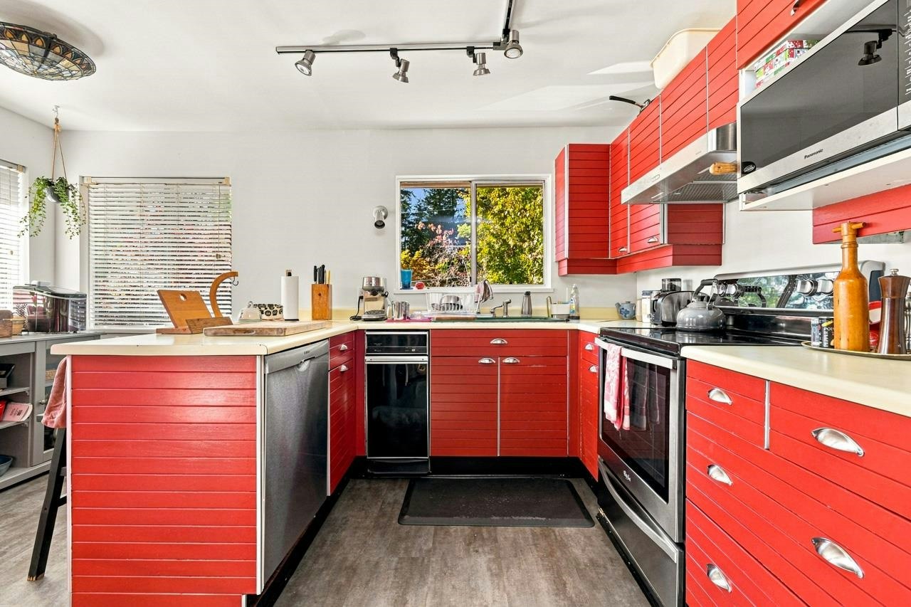 950 Tollcross Road, North Vancouver, BC, V7H 2G2 - 9