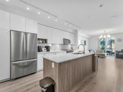 134-9718 161a Street - 3