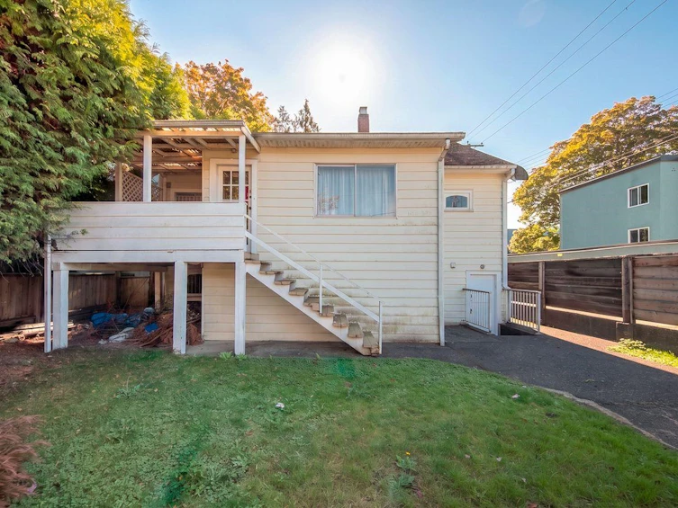 481 W 21st Avenue, Vancouver, BC, V5Y 2E6 - 7