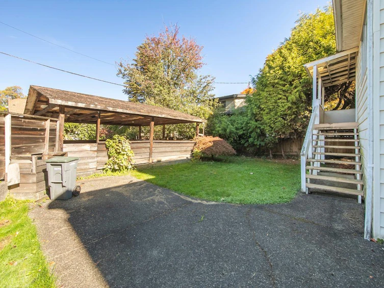 481 W 21st Avenue, Vancouver, BC, V5Y 2E6 - 5