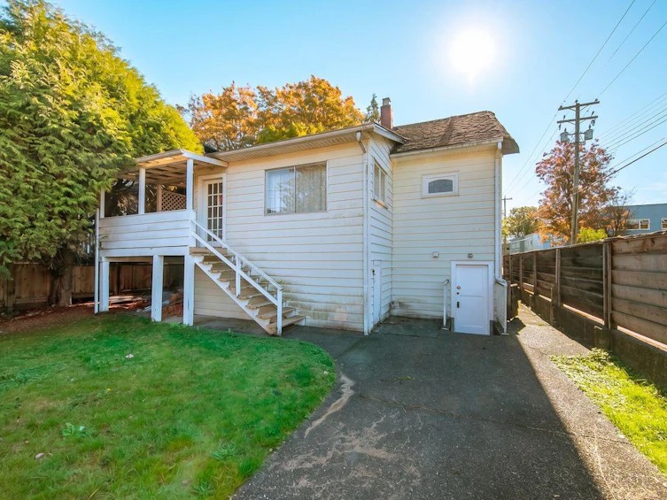481 W 21st Avenue, Vancouver, BC, V5Y 2E6 - 6