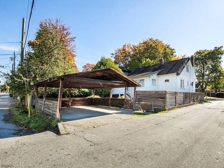 481 W 21st Avenue, Vancouver, BC, V5Y 2E6 - 3