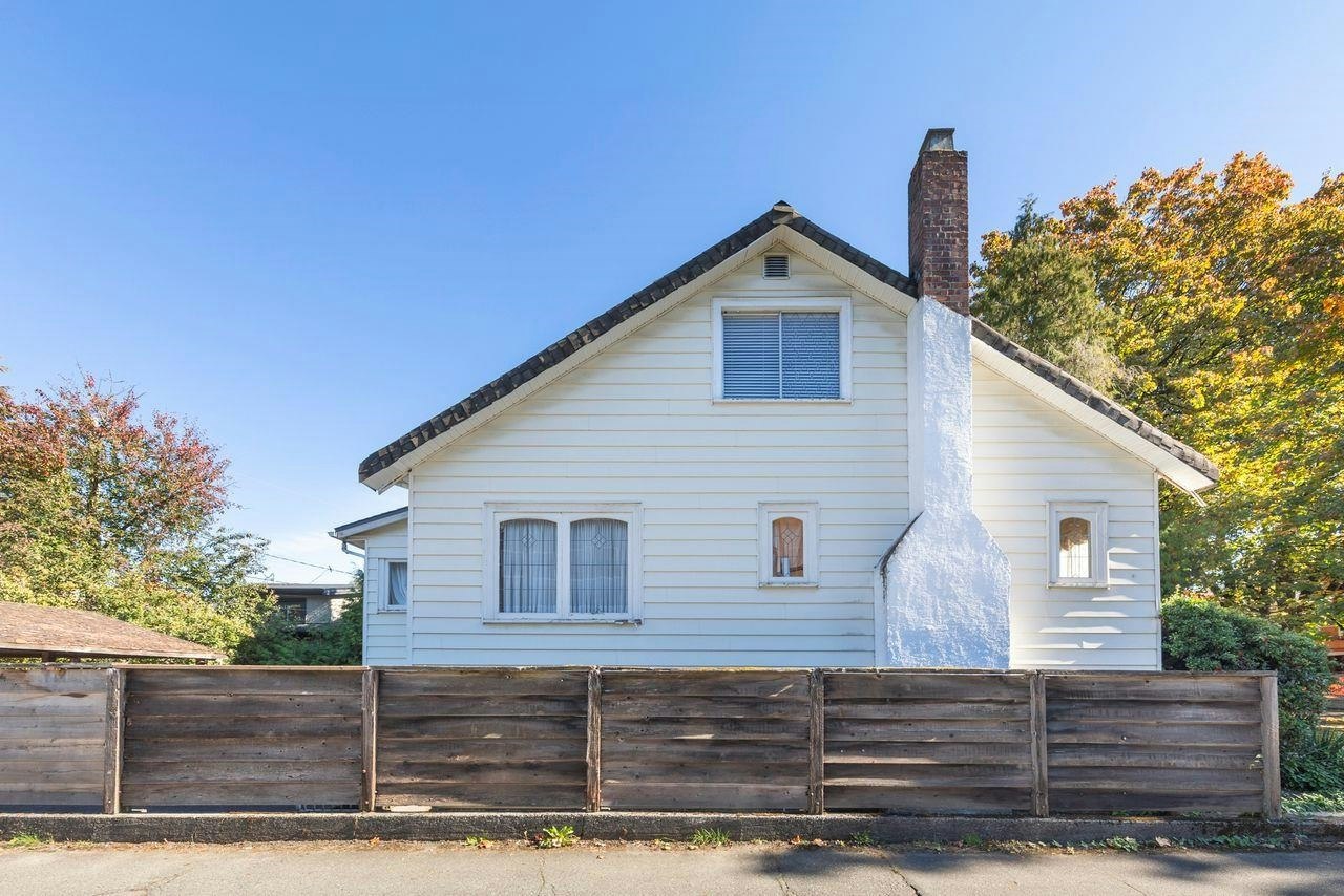 481 W 21st Avenue, Vancouver, BC, V5Y 2E6 - 2