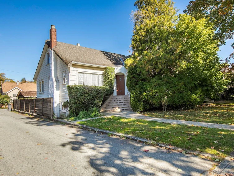 481 W 21st Avenue, Vancouver, BC, V5Y 2E6