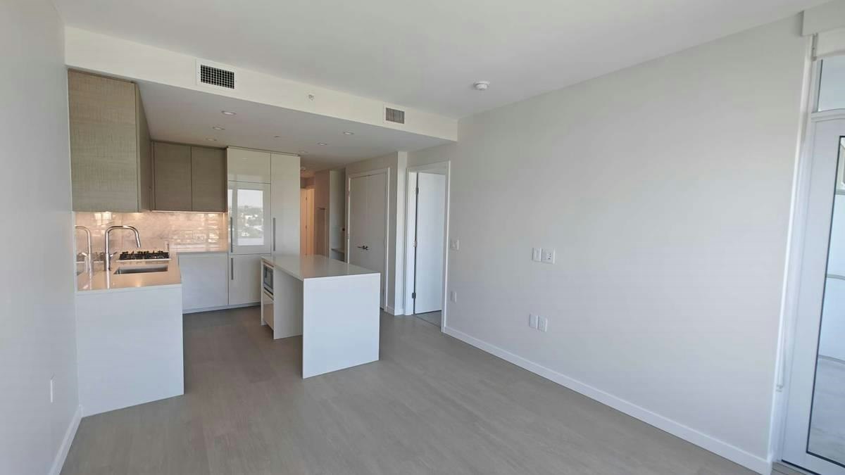 2186 Gilmore Avenue, Burnaby, BC, V5C 6A7