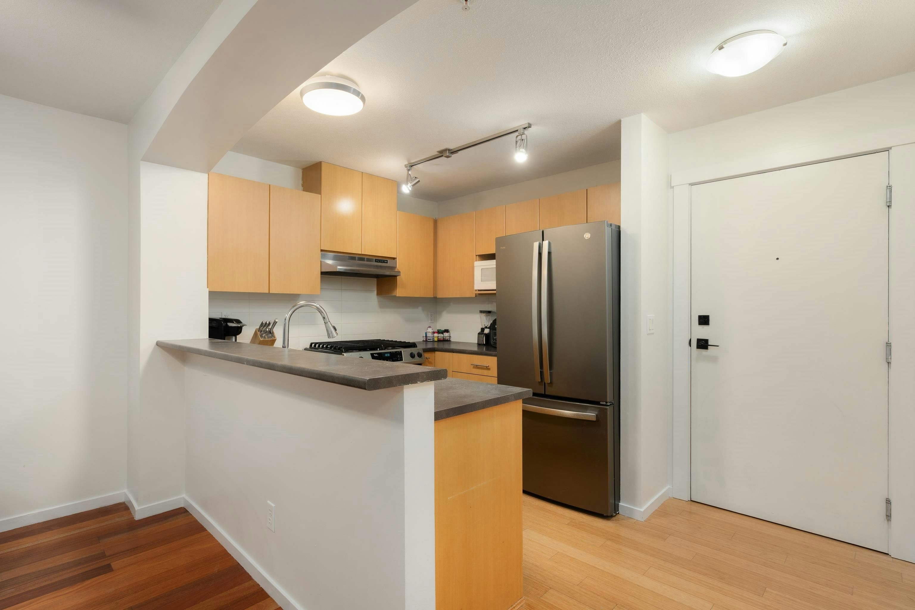 414-9319 University Crescent - 2