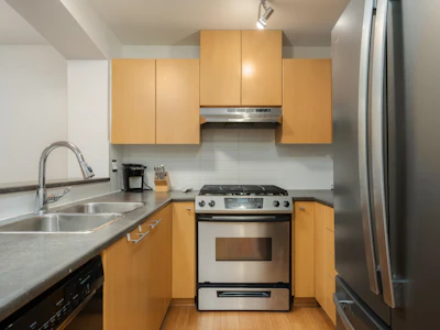 414-9319 University Crescent - 3