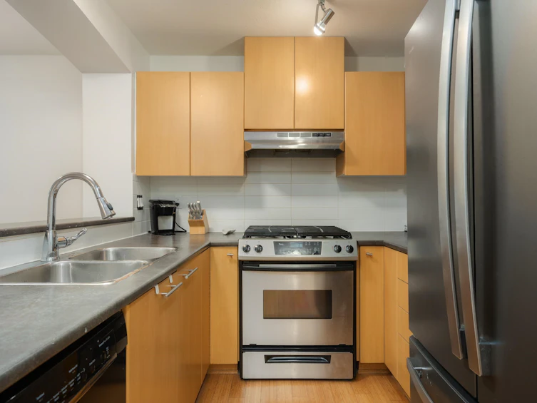 414-9319 University Crescent, Burnaby, BC, V5A 4Y5 - 3