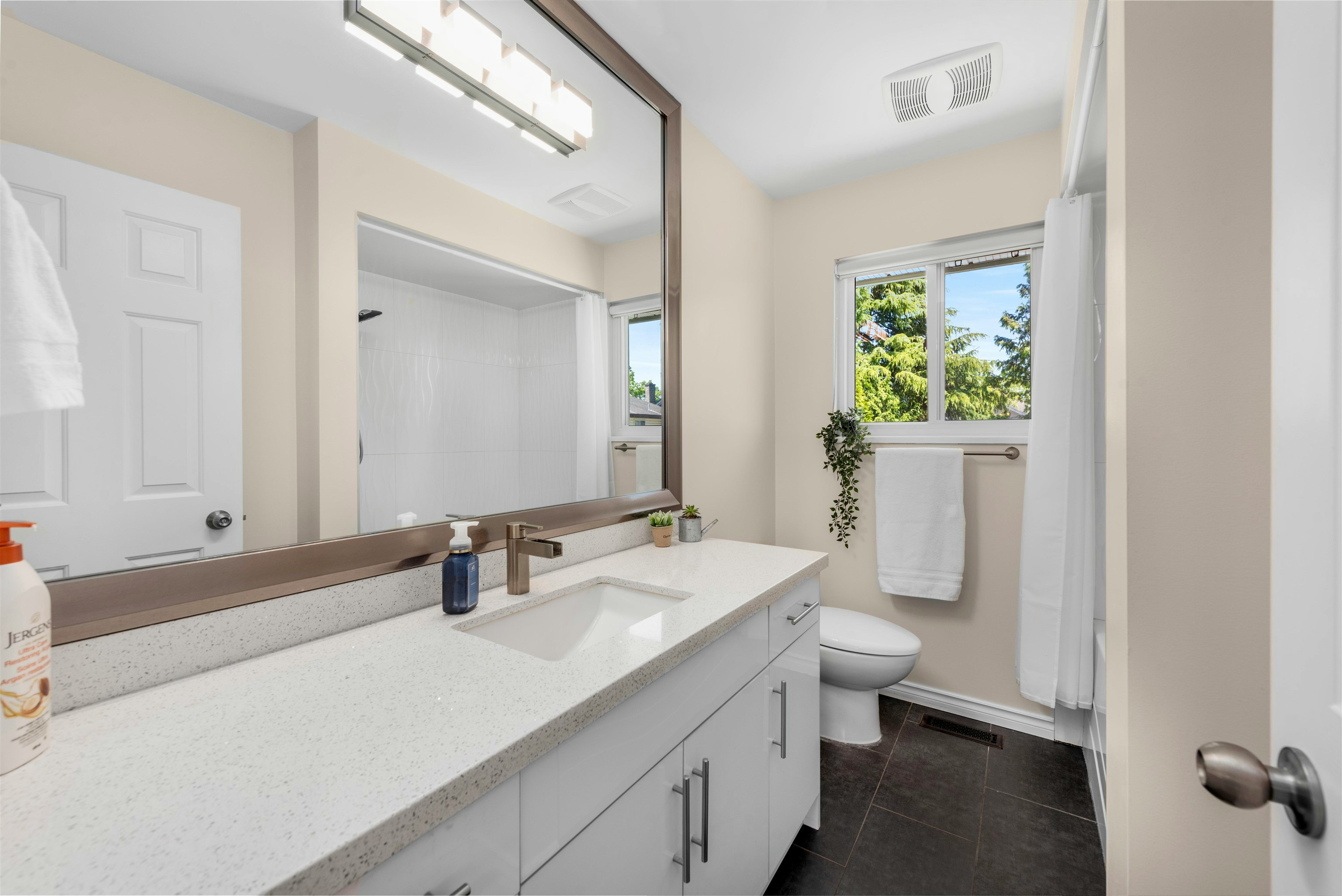 9611 Mcburney Drive, Richmond, BC, V6Y 3C5 - 24