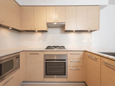 803-6180 Cooney Road - 4
