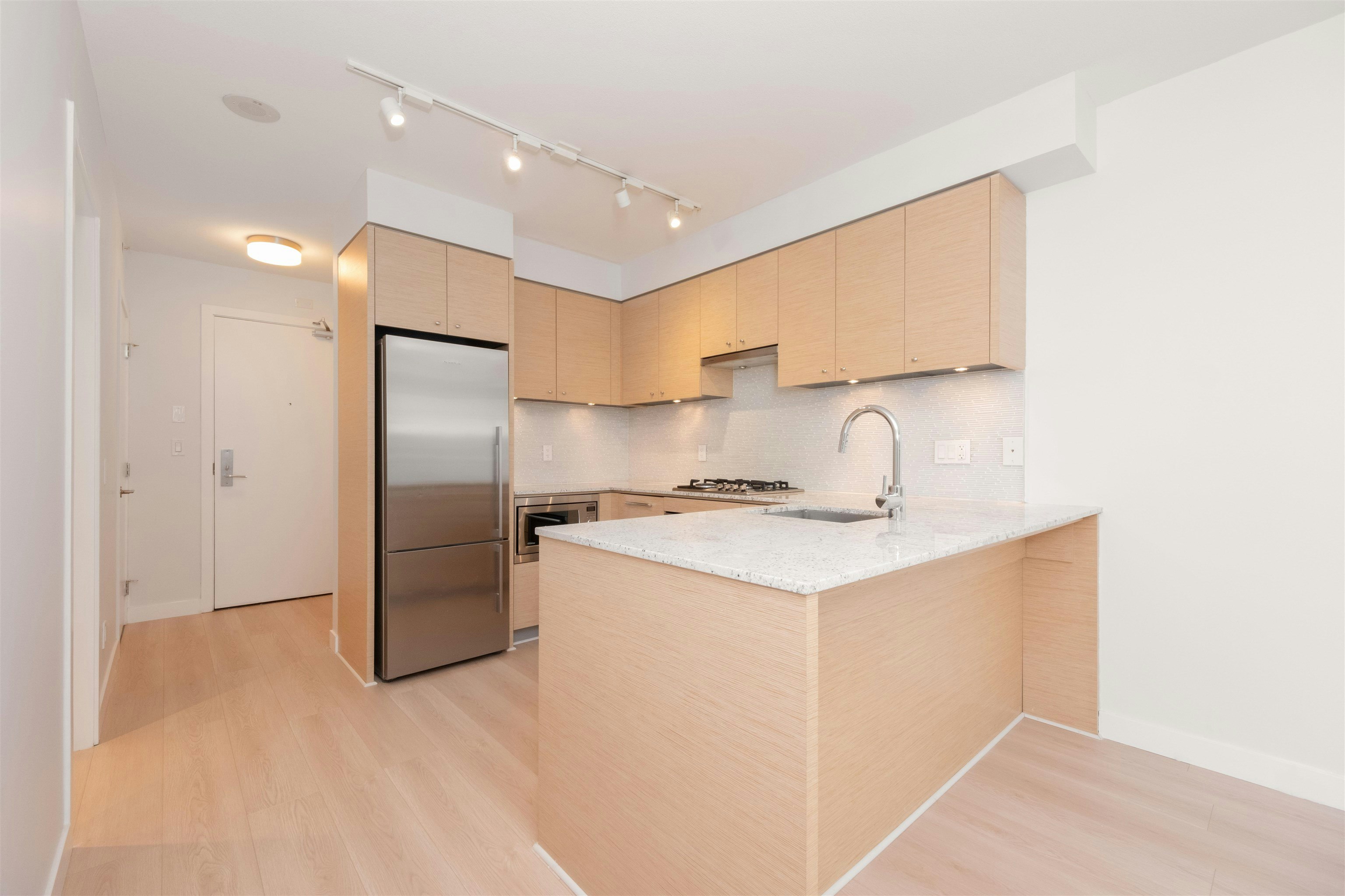 803-6180 Cooney Road - 5