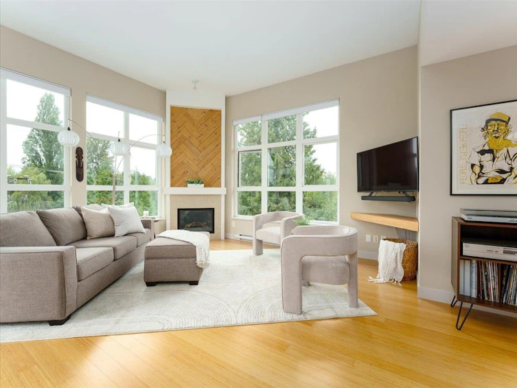 402-3732 Mt Seymour Parkway, North Vancouver, BC, V7G 1C3