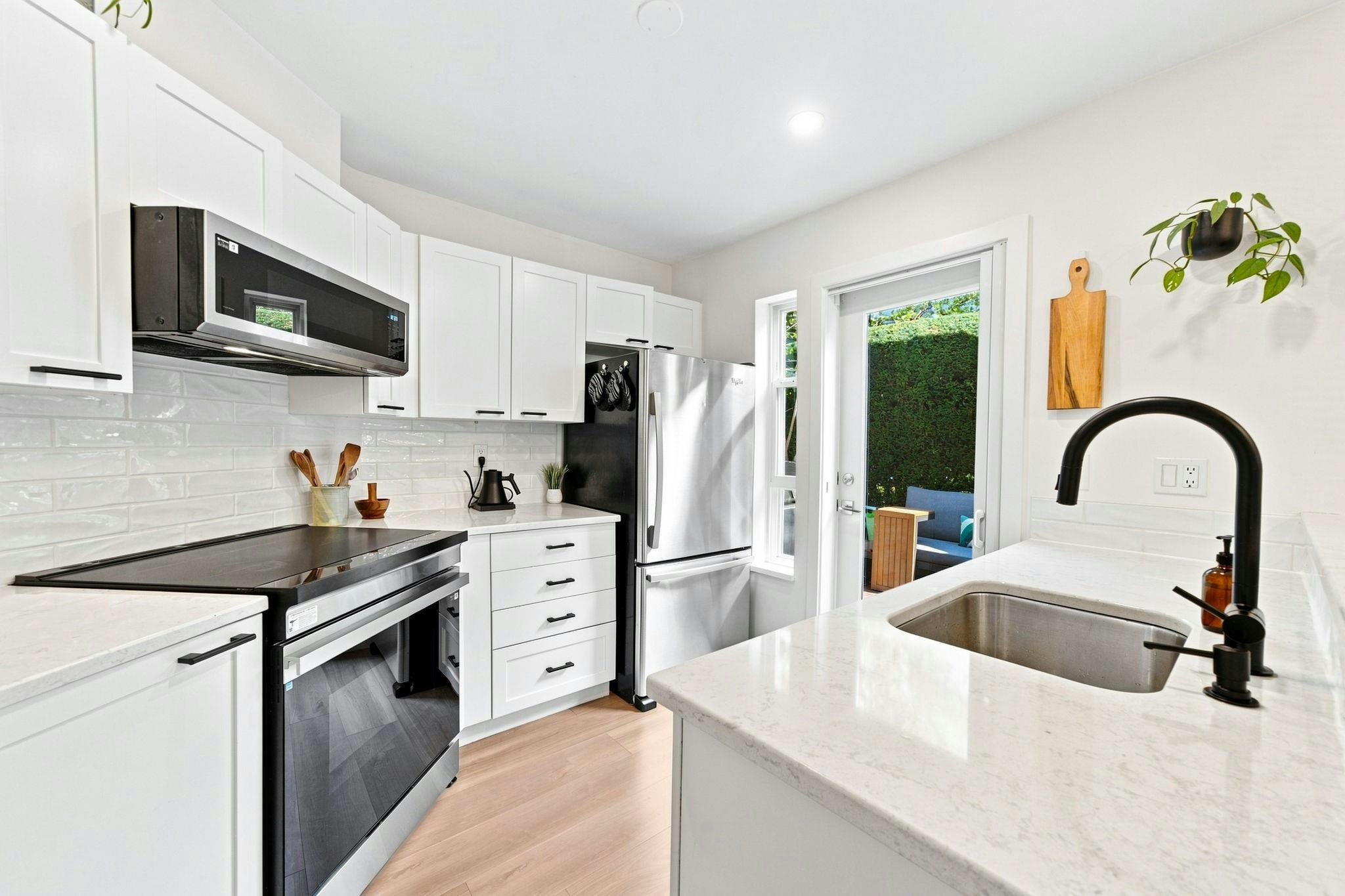 101-657 W 7th Avenue, Vancouver, BC, V5Z 1B6 - 8