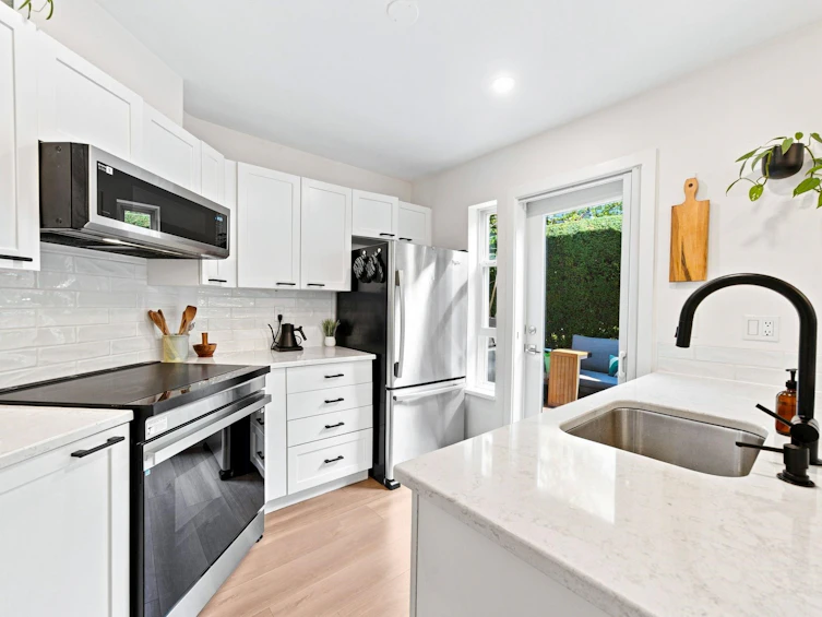 101-657 W 7th Avenue, Vancouver, BC, V5Z 1B6 - 8