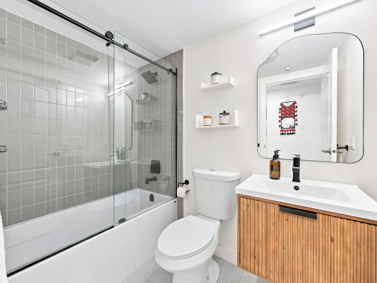 101-657 W 7th Avenue, Vancouver, BC, V5Z 1B6 - 22